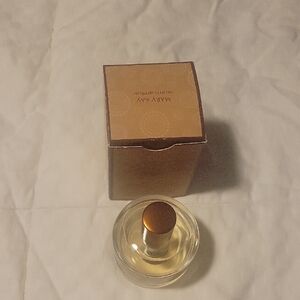 Mary Kay Warm Amber Fragrance with Gold Cap 1.17 FL OZ